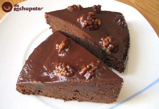 Brownies de chocolate con naranja y nueces. en Brownies de chocolate negro
