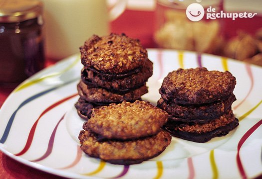 Galletas de avellana y chocolate. receta cookies en Exquisitos panellets de avellana