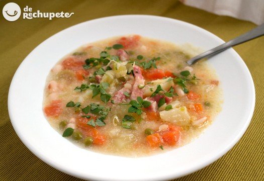 Sopa de verduras minestrone. receta italiana en Lentejas a la italiana