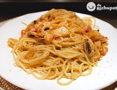 Espaguetis con salsa de naranja y mostaza Dijon