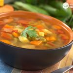 Sopa de verduras en juliana. Sopa tradicional fácil