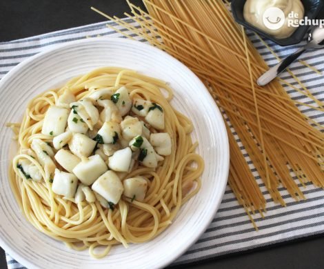 Espaguetis con sepia al ajillo. Receta de pasta fácil