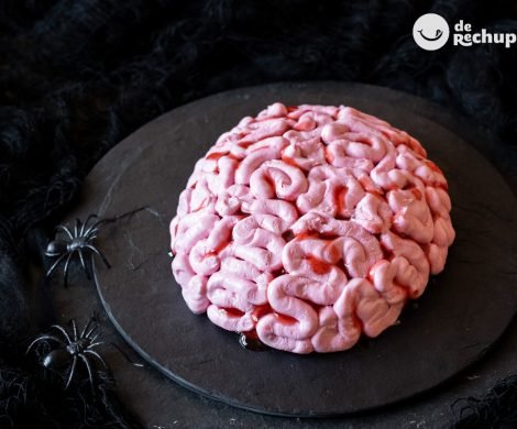 Tarta cerebro. Postre de fresa para Halloween