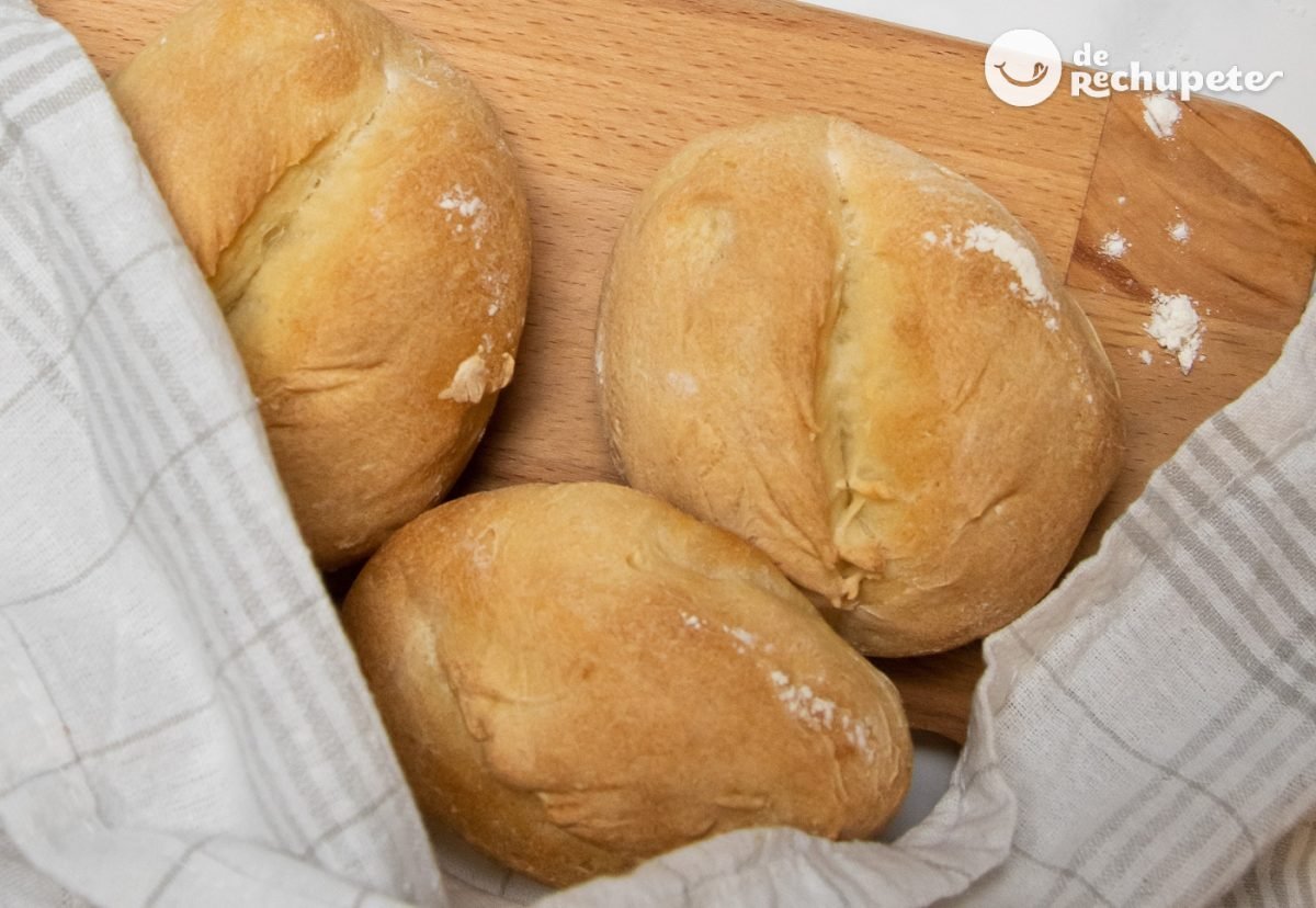 Pan Libum o pan de los Dioses. Receta de los panecillos de queso italianos
