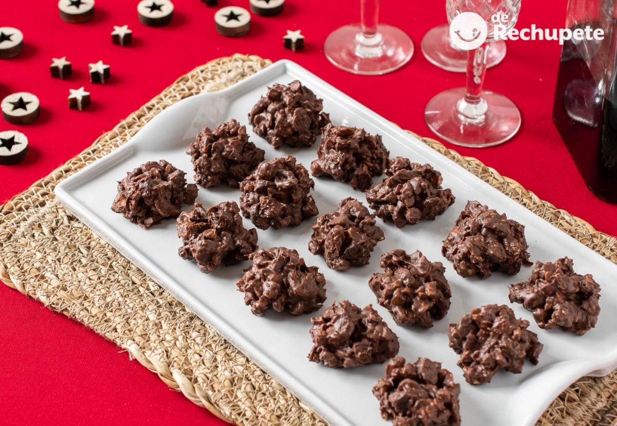 Rocas de chocolate y frutos secos. Postre fácil para Navidad