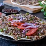 Lahmacun o pizza turca. Receta ideal para comer con las manos